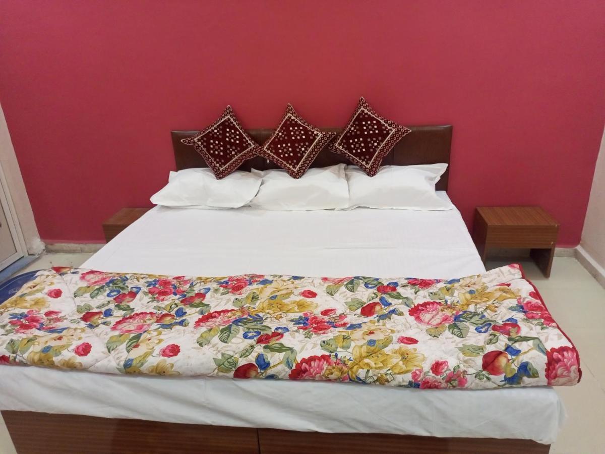 ウッジャイン Aashirwad Residency Bed & Breakfast エクステリア 写真