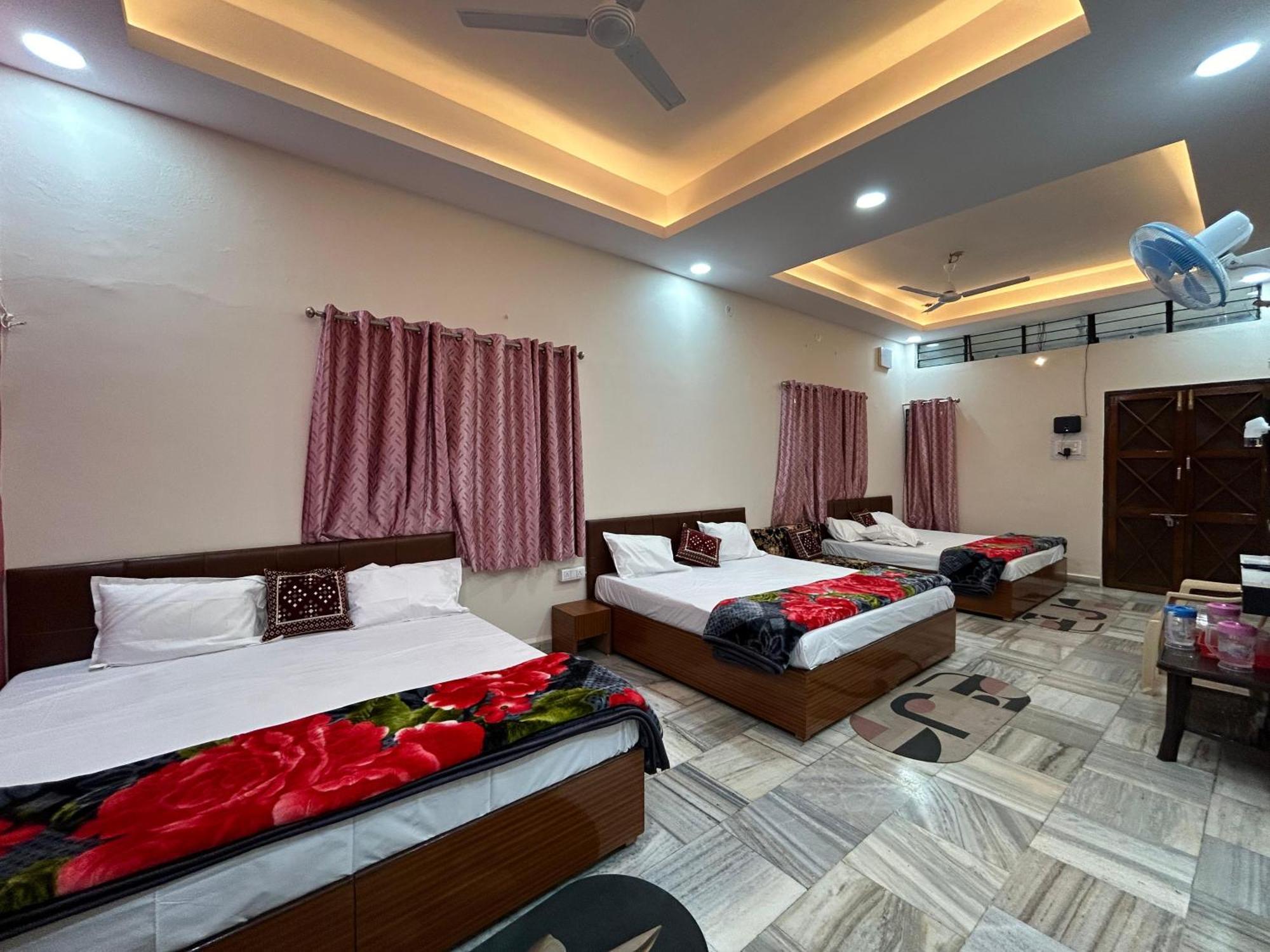 ウッジャイン Aashirwad Residency Bed & Breakfast エクステリア 写真